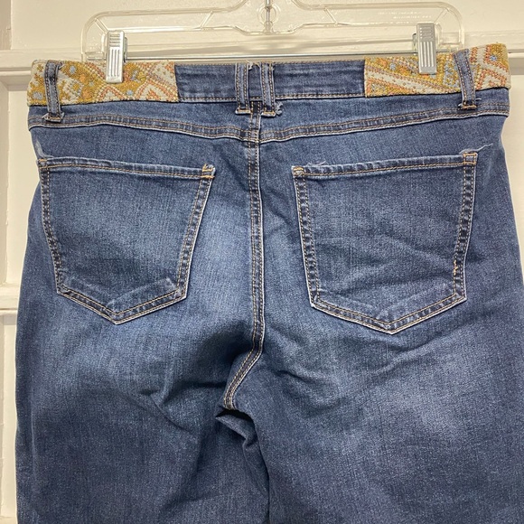 Signature Studio Women's Blue Denim Jeans Distressed Size 12 - Picture 5 of 8